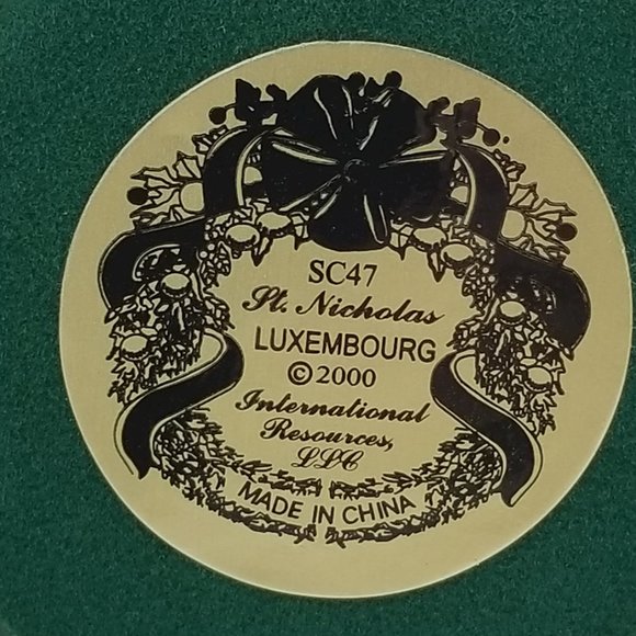 “St. Nicholas” Luxembourg Santa Claus Figure 2000 International Santa Collection - Picture 6 of 13